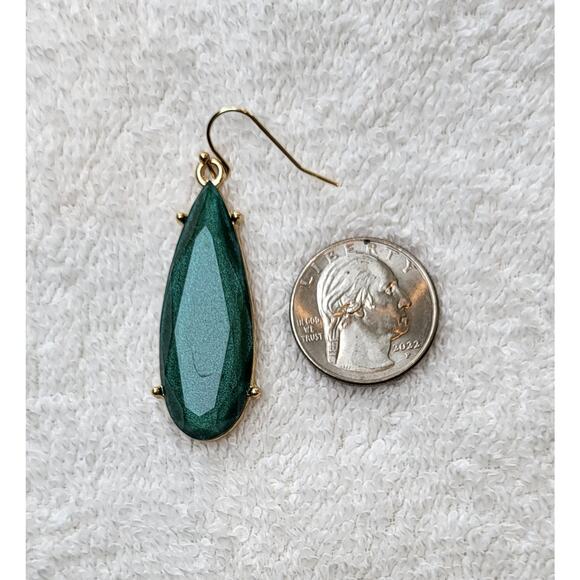 Shimmery Emerald Green Long Teardrop Dangle Earrings / Pierced - Picture 7 of 9